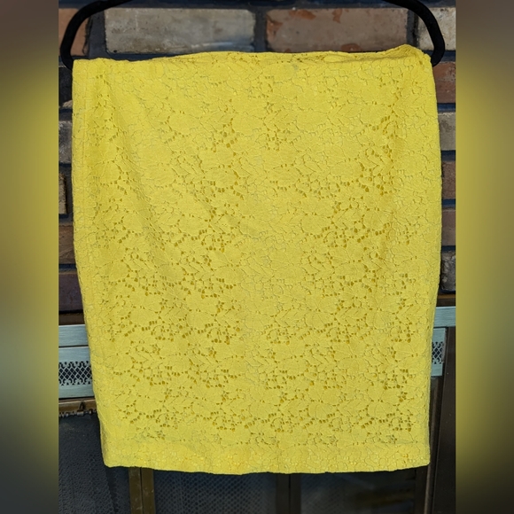 Ann Taylor Yellow Lace Pencil Skirt - Picture 3 of 6
